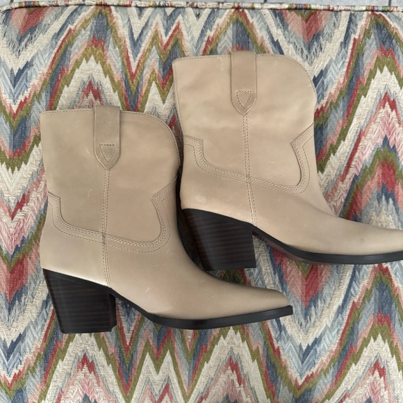 Tony Bianco psuedo beige wax ankle heeled booties - Picture 4 of 13